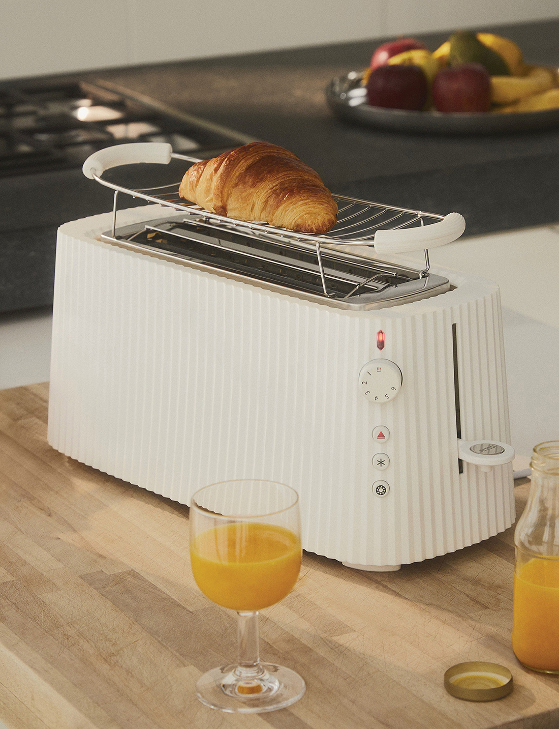 MDL15 W Plisse Toaster White 1100 x 1433